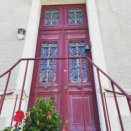 Des Roses Bed & Breakfast *